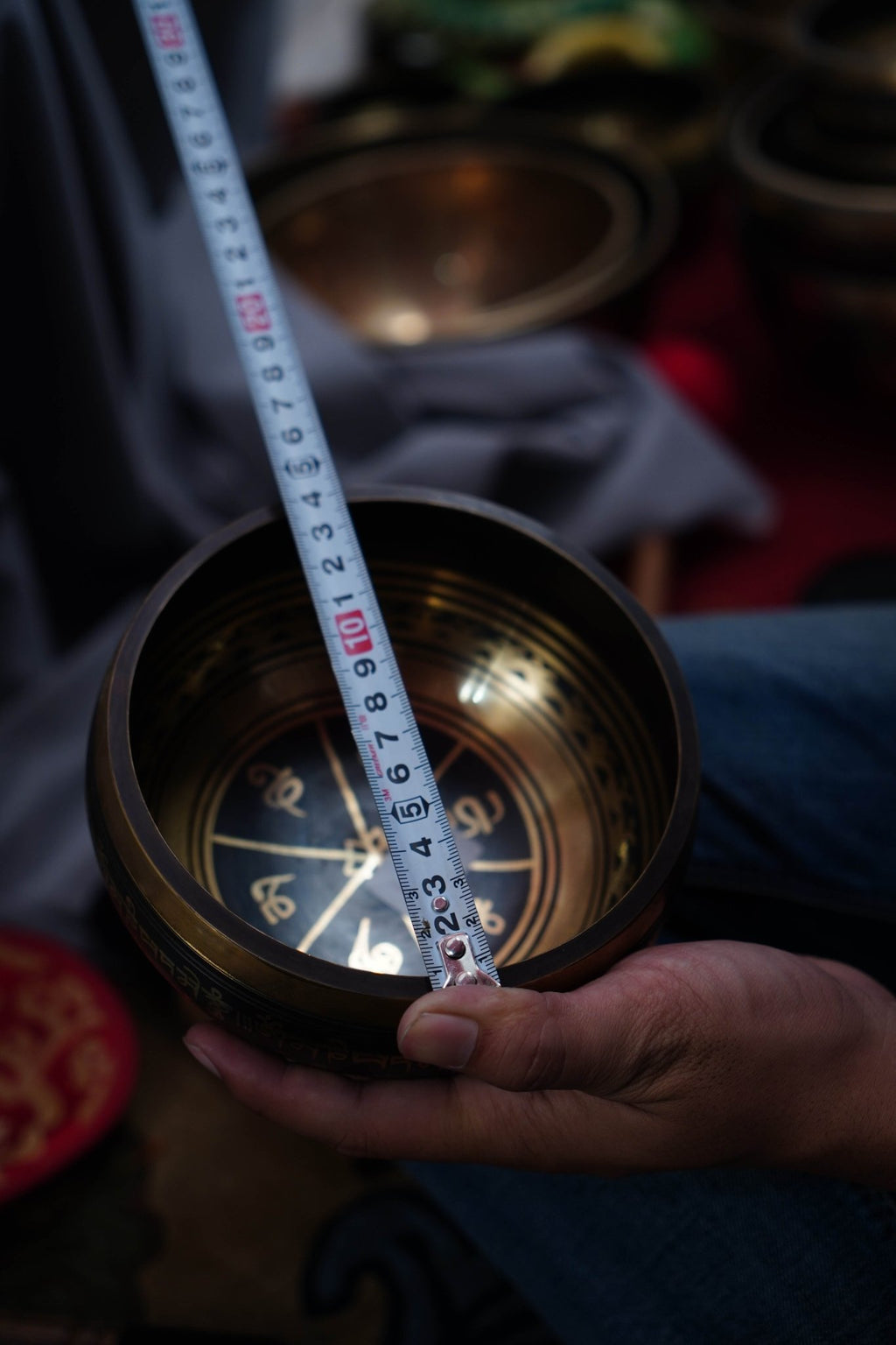 SB-0003915cm Black Om Mani Padme Hum Etched Mantra Singing Bowl