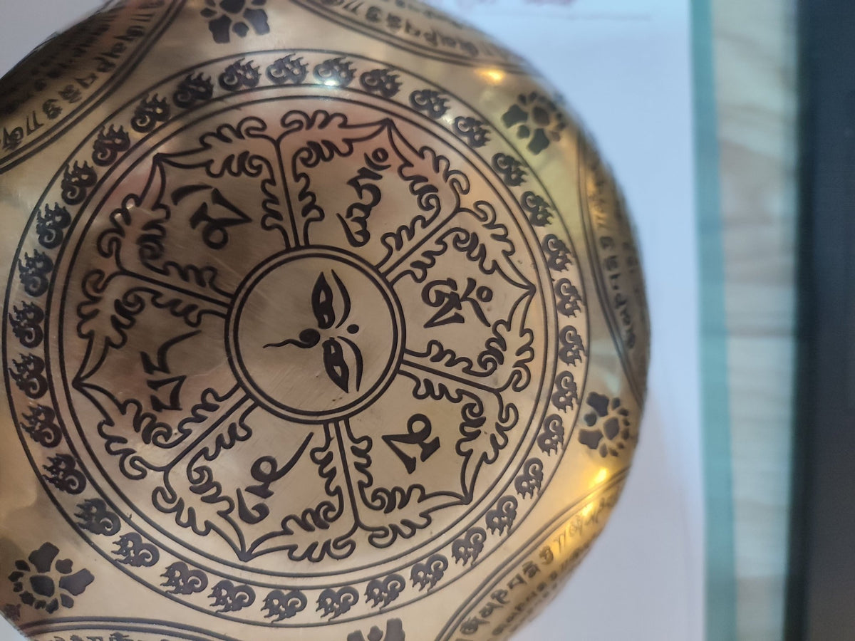 SB-0244617cm Black Jambhala Etched Jambati Singing Bowl G Note