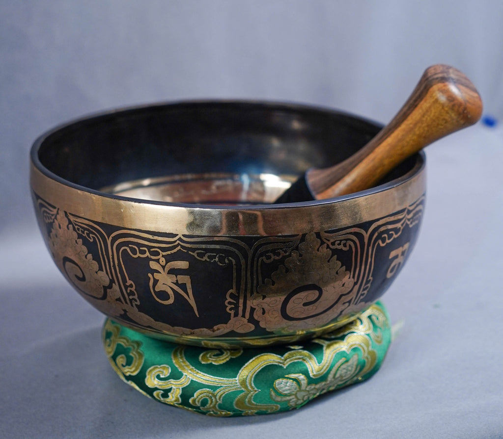 SB-0073824cm Hand Etched Om Jambati Singing Bowl D Note