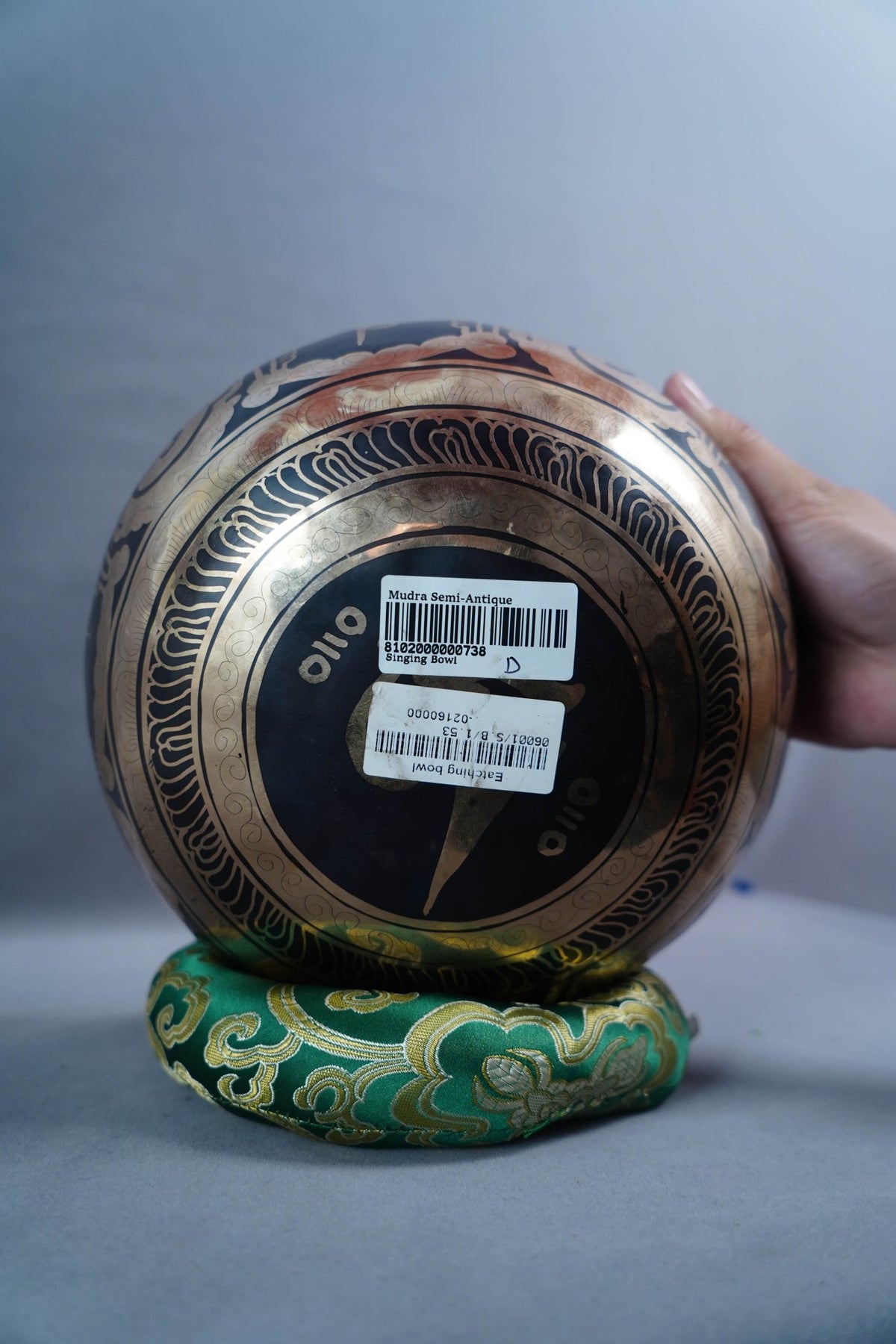 SB-0073824cm Hand Etched Om Jambati Singing Bowl D Note
