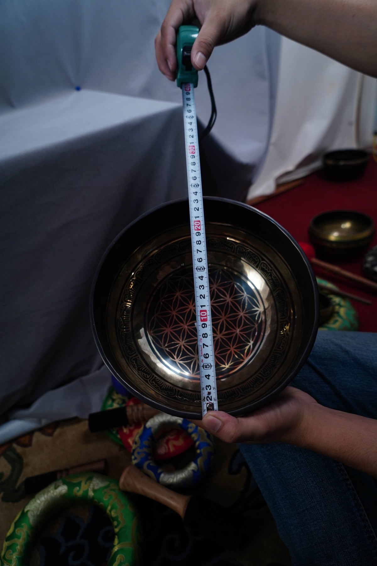 SB-0073824cm Hand Etched Om Jambati Singing Bowl D Note