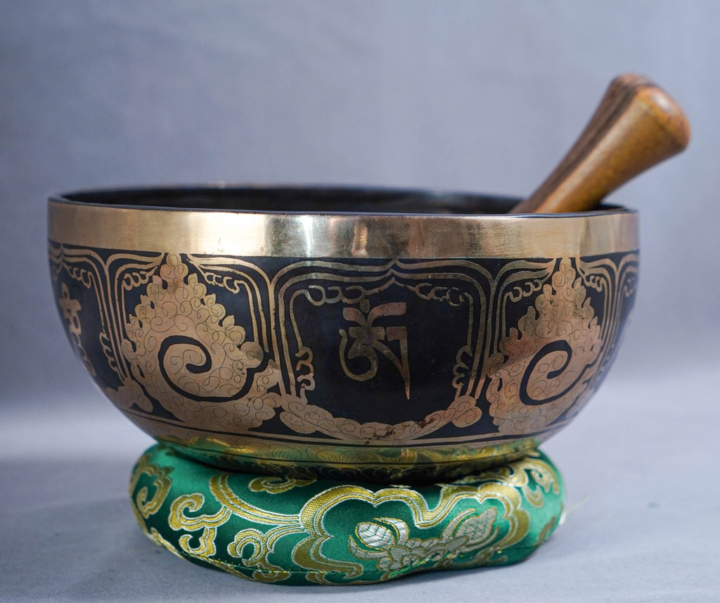 SB-0073824cm Hand Etched Om Jambati Singing Bowl D Note