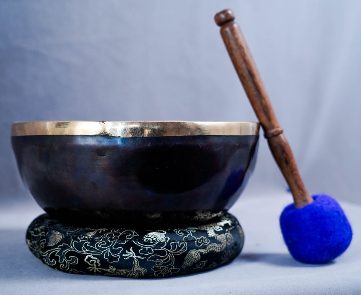 35cm Hand Hammered White Tara Jambati Singing Bowl G Note
