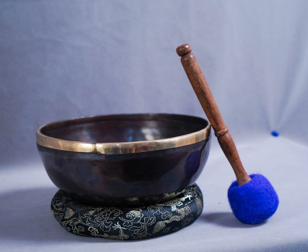 35cm Hand Hammered White Tara Jambati Singing Bowl G Note