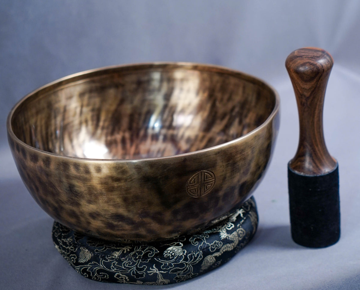 Jambati Tiger Full Moon Singing Bowl | A Note Crown Healing