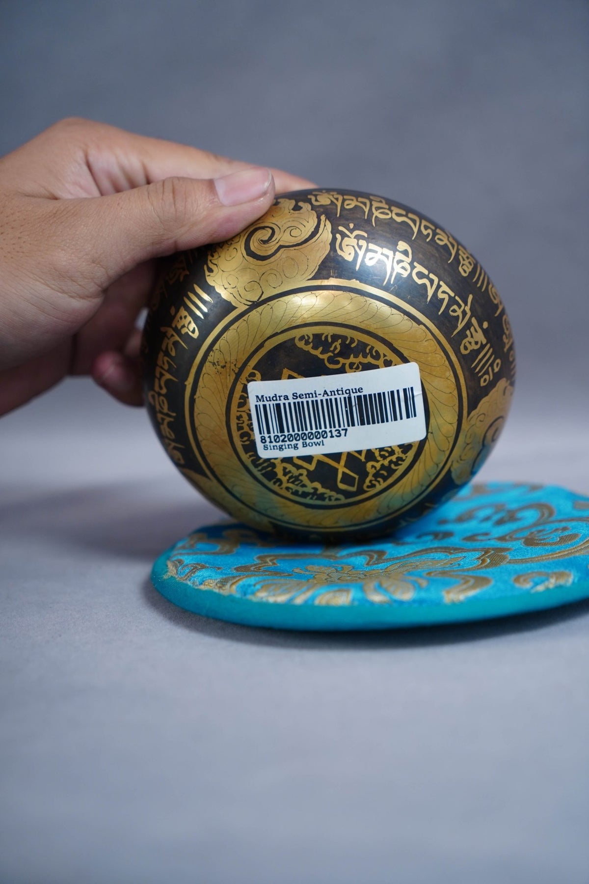 SB-00137Black Gold Om Etched Brass Singing Bowl