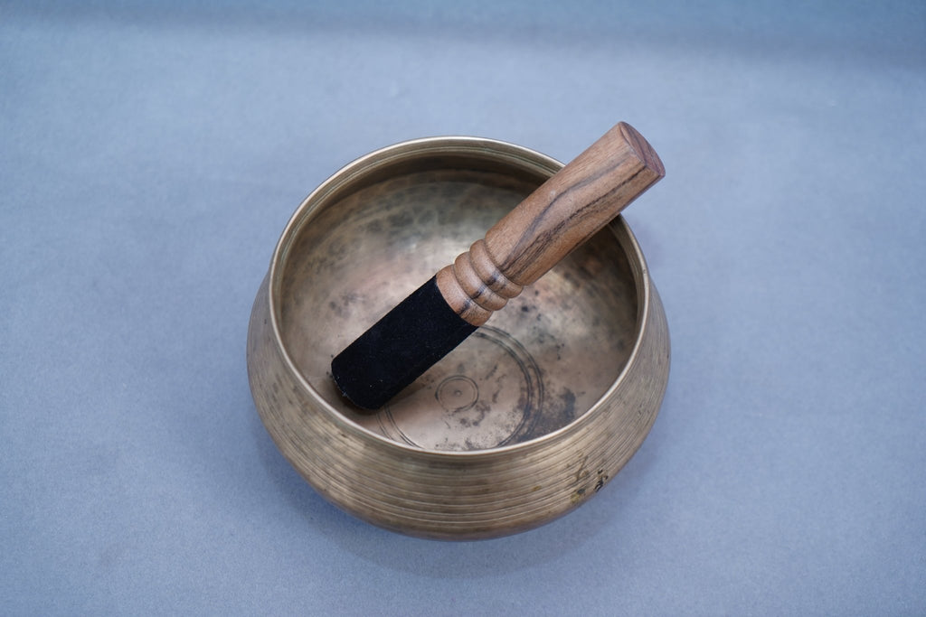 SB-00838Bodhgaya Monk Bowl Note D Ultabati Singing Bowl