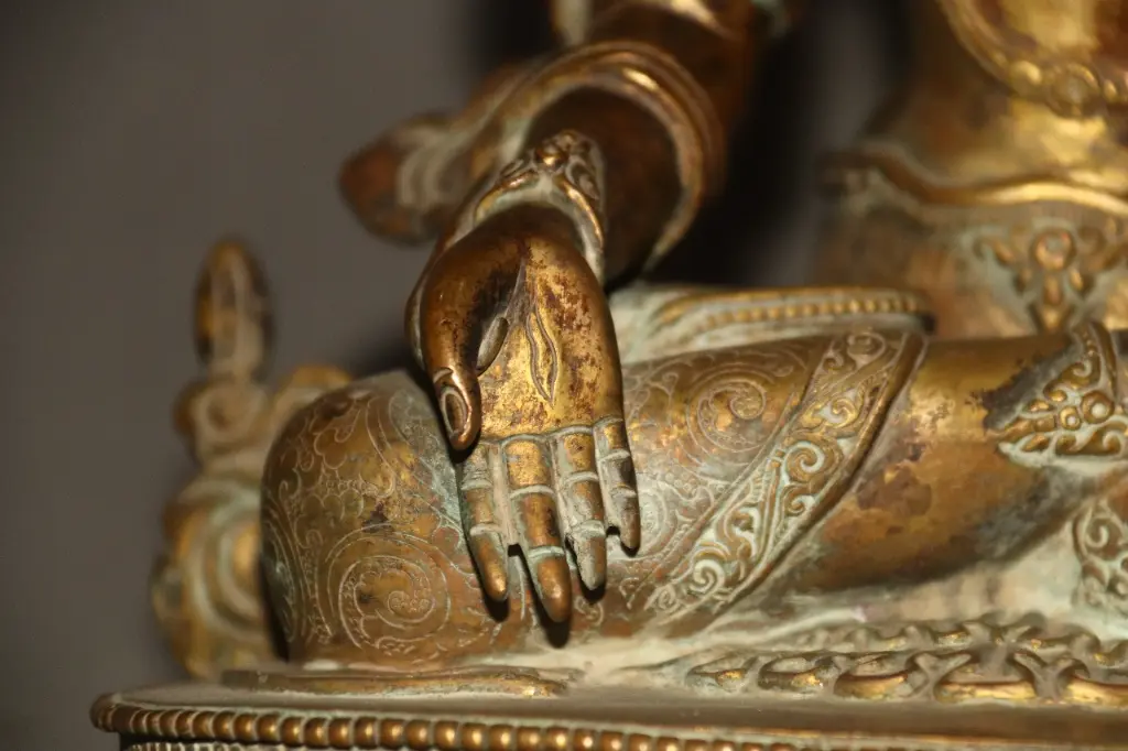 White Tara copper 36 cm 4.3 kg (16).webp