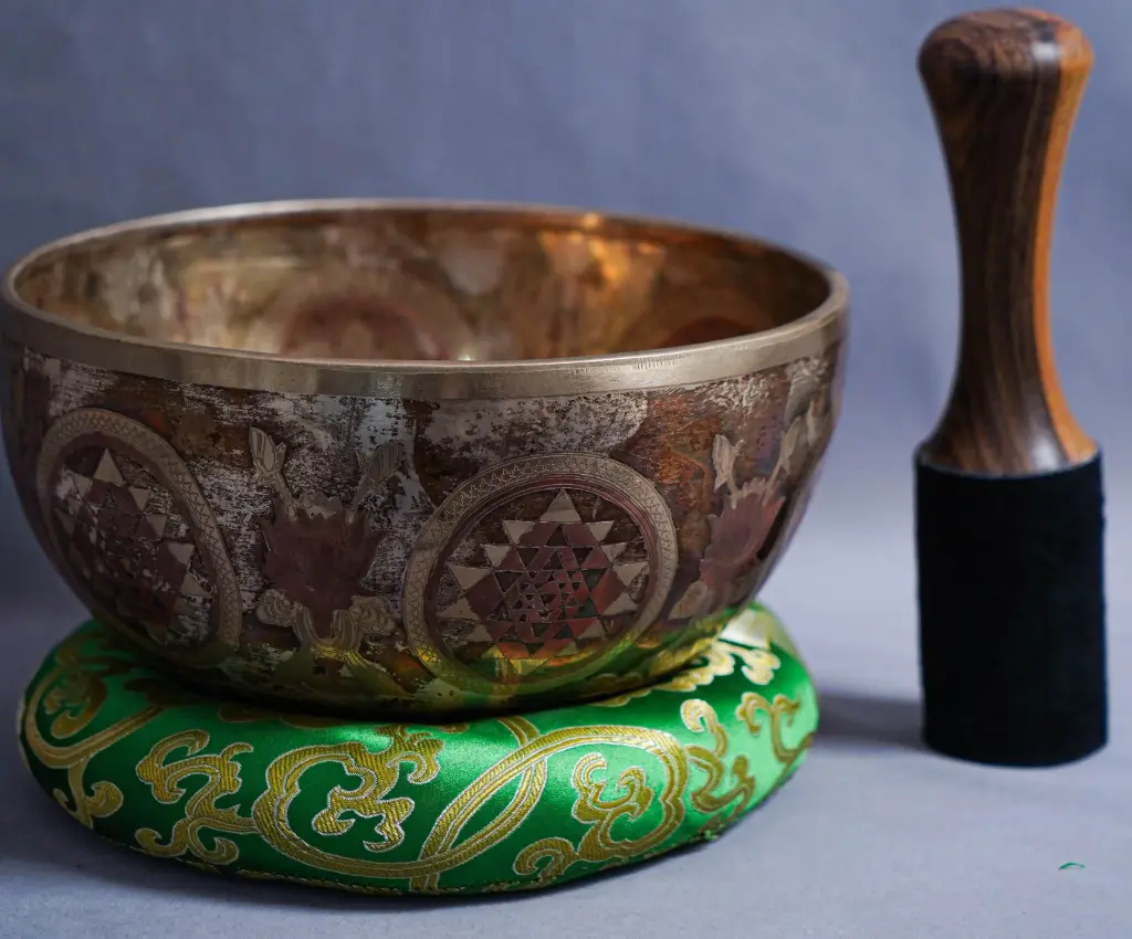 Silver Etched Jambati Bowl – Note E – Solar Plexus Power